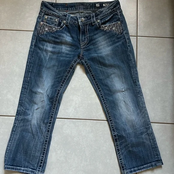 Miss Me CUFFED CAPRI size 29 - Picture 1 of 11